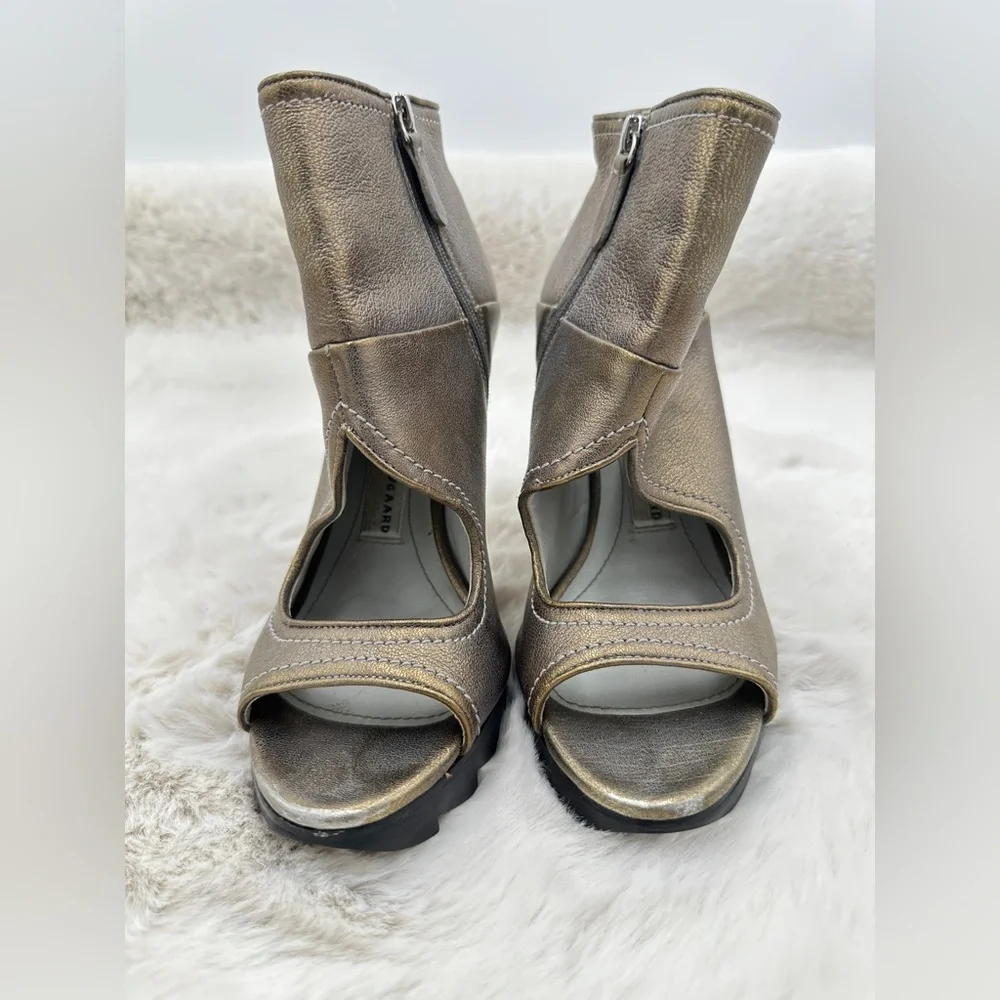 Camilla‎ Skovgaard Peep-Toe Booties size 38 US 8 Gold like NEW